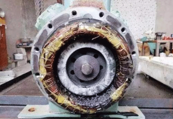 高效節(jié)能電機(jī)廠家分享電機(jī)冒煙的原因。